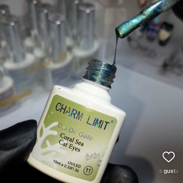 Cat Eye Coral Charm Limit - Imagen 2