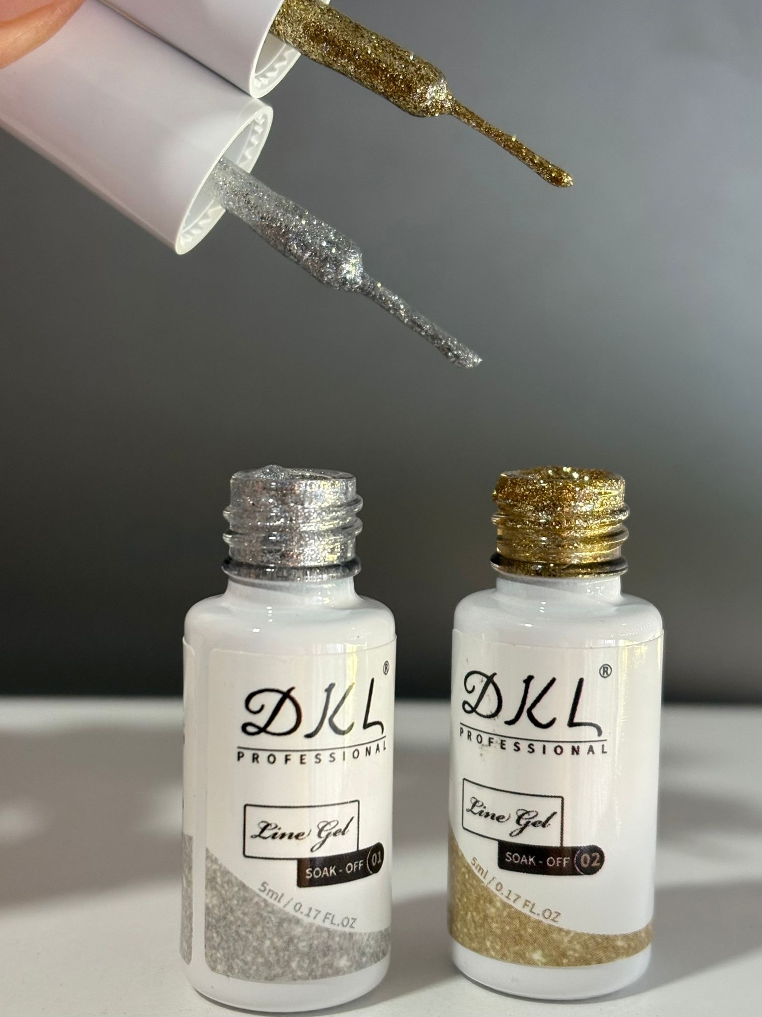 Liner Gel Dorado o Plateado DKL.